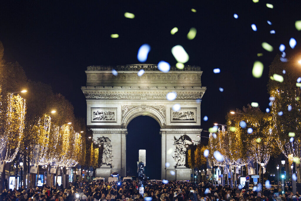 France Champs-Elysees Christmas Lighting